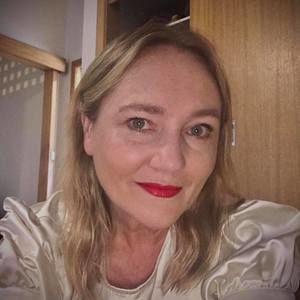 Meet your Posher, Larissa